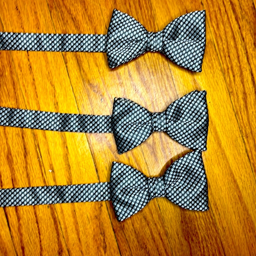Black and sliver bow ties